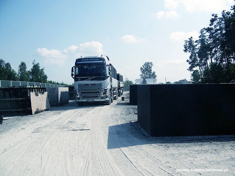 Transport szamb betonowych  w Sędziszowie